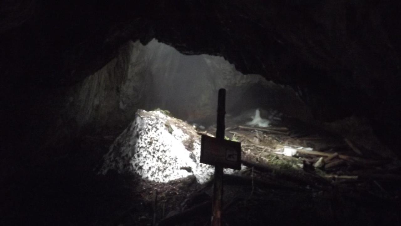 Casa De Oaspeti Boga Pietroasa  Buitenkant foto