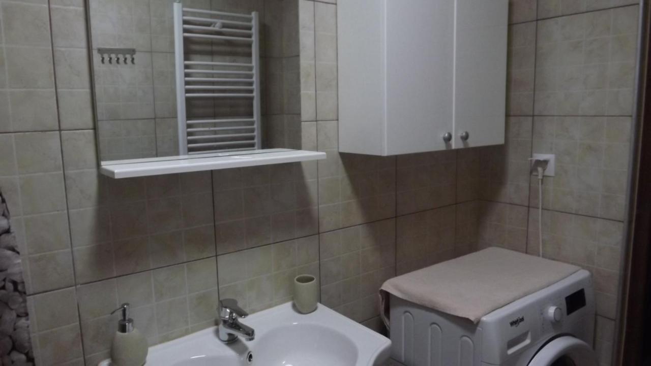 Casa De Oaspeti Boga Pietroasa  Buitenkant foto